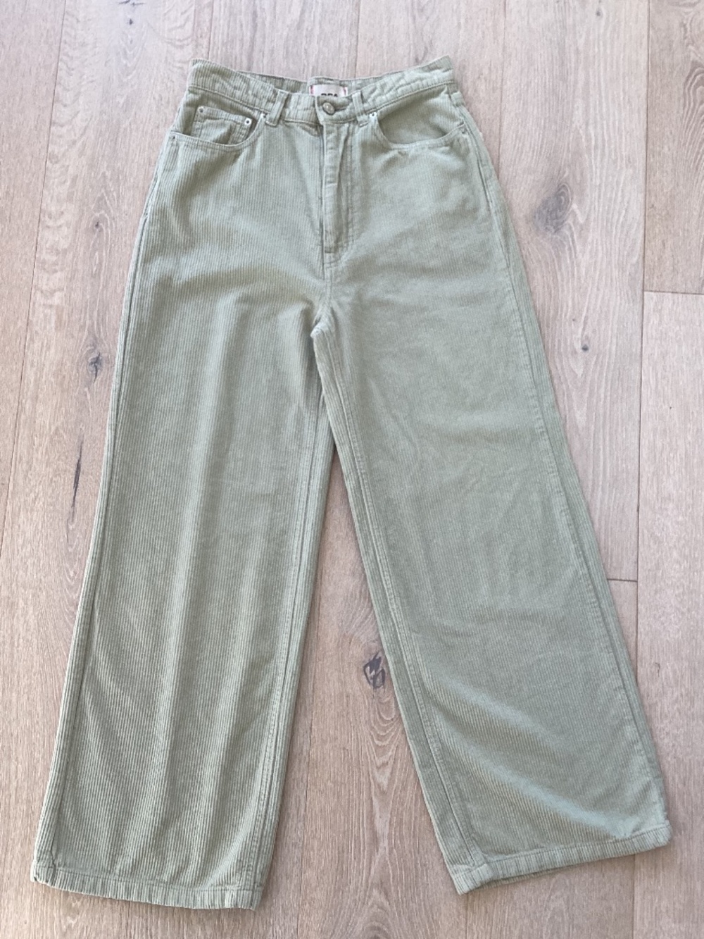 BDG urban outfitters sage green corduroy size 27 high waist wide leg pants. Cute